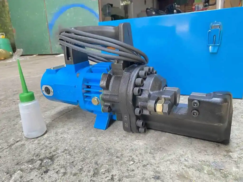 MÁY CẮT SẮT THỦY LỰC HÀN QUỐC 25C-25MM