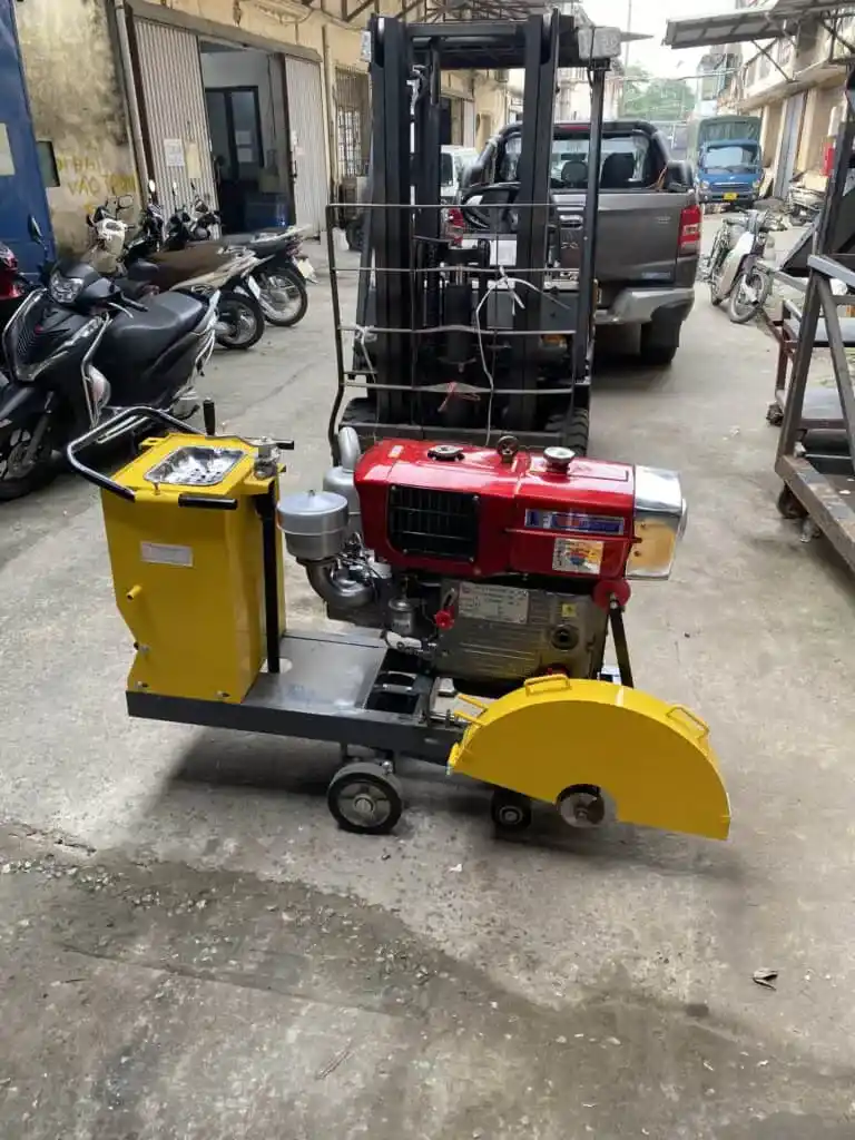 MÁY CẮT BÊ TÔNG CBT60 - DIESEL D8 GIÓ - 22CM