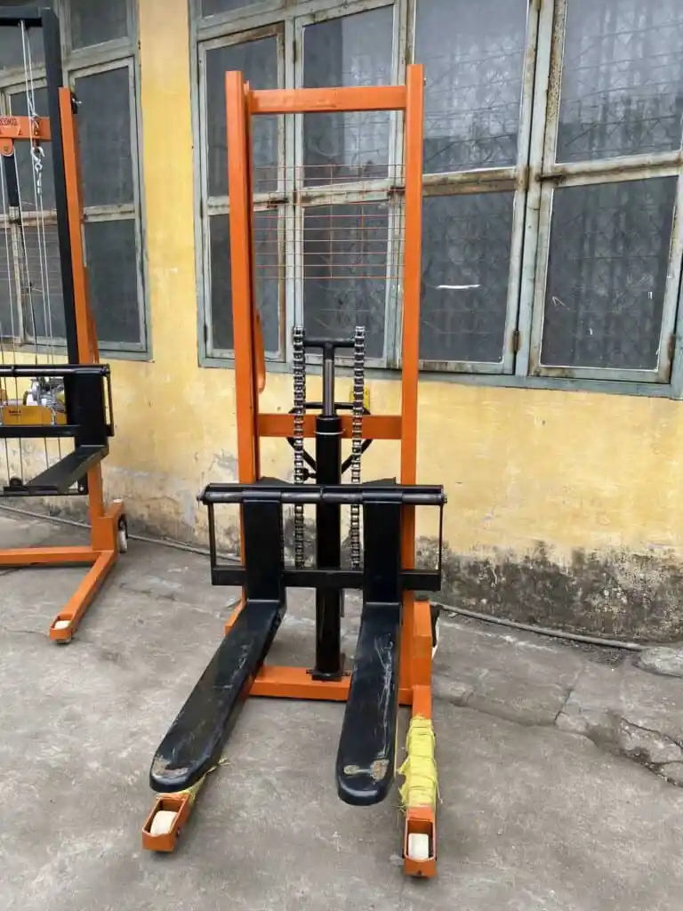 Xe Nâng Cao 1000kg-Nâng Cao 1.6M+2 Vam (XNC-180CC)