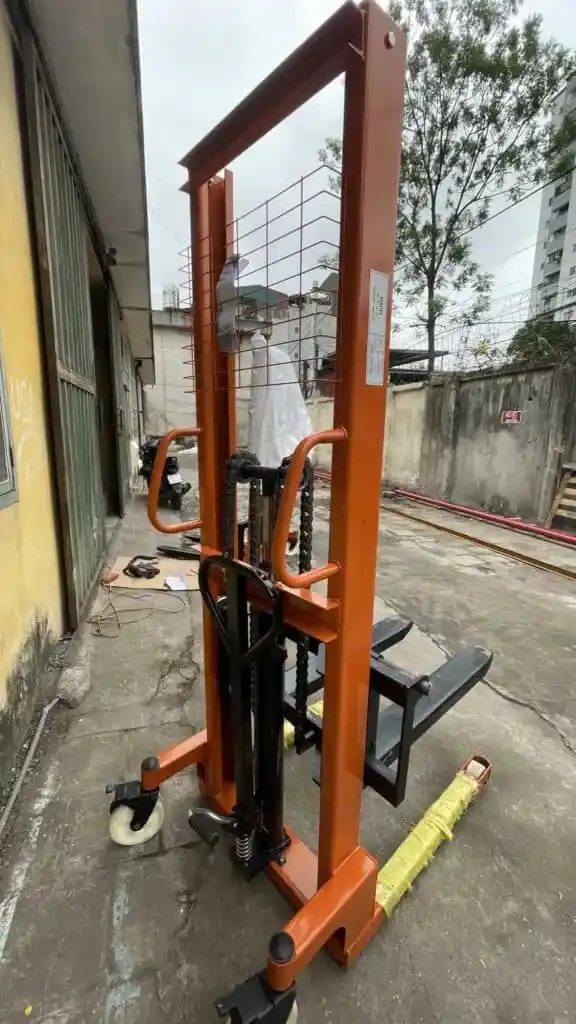 Xe Nâng Cao 1000kg-Nâng Cao 1.6M+2 Vam (XNC-180CC)