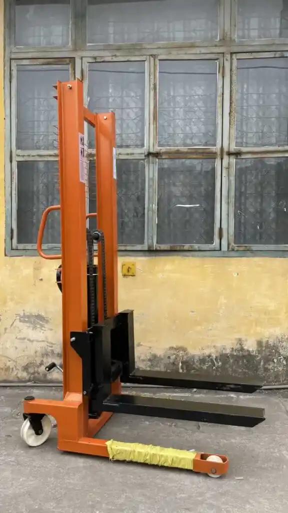 Xe Nâng Cao 1000kg Nâng Cao 1.6m-Vam Tay (XNC-150U)