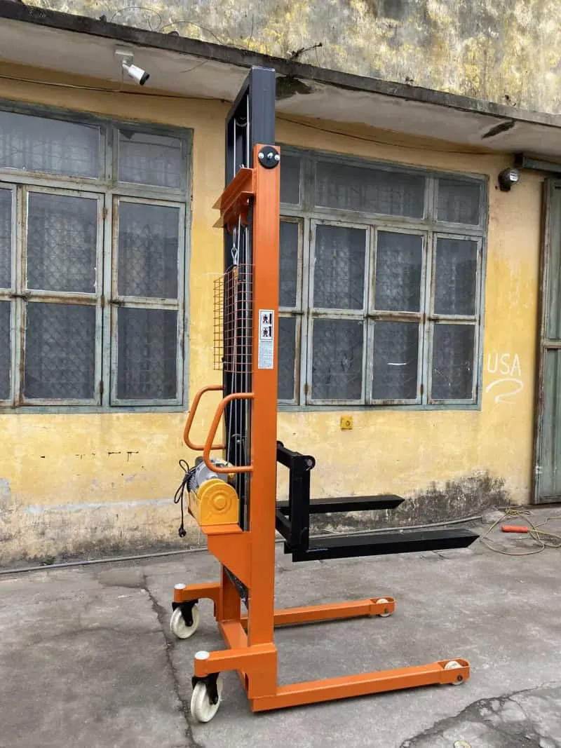 Linh hoạt chọn thuê xe nâng tay có tải trọng phù hợp nhu cầu công việc